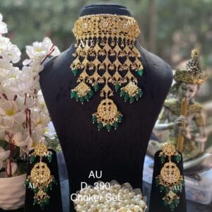 Mrunal Kundan Choker Set In Green