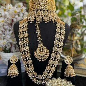 Amaira White  Kundan Set