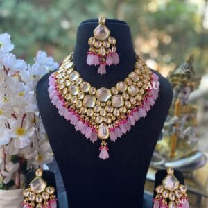 Amu Kundan Set in Pink