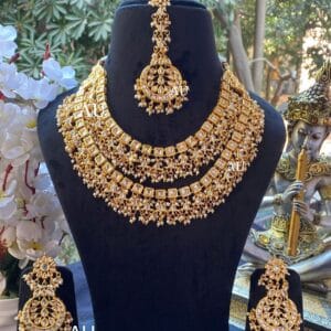 Darpan Kundan Set