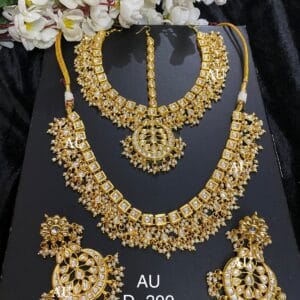 Alisha Kundan Set With Mathapatti