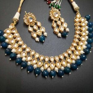 Holika Blue-White Necklace