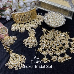Aviyanka Kundan Choker Set With Passa