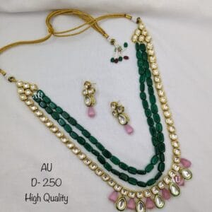 Paakhi Kundan Set